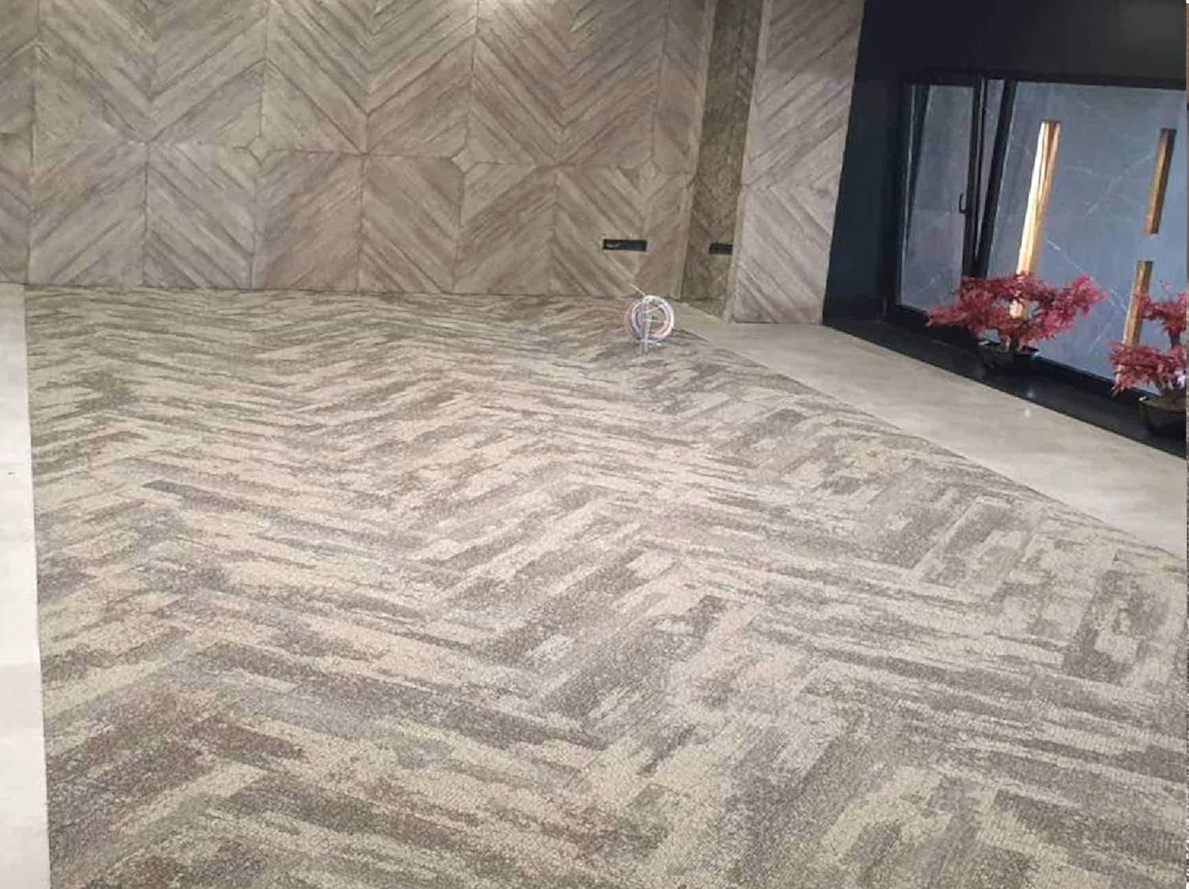 Saxony Uygulamali-13 25x100cm gri otel ofis halısı karo halı ofis halısı 25x100 otel halısı