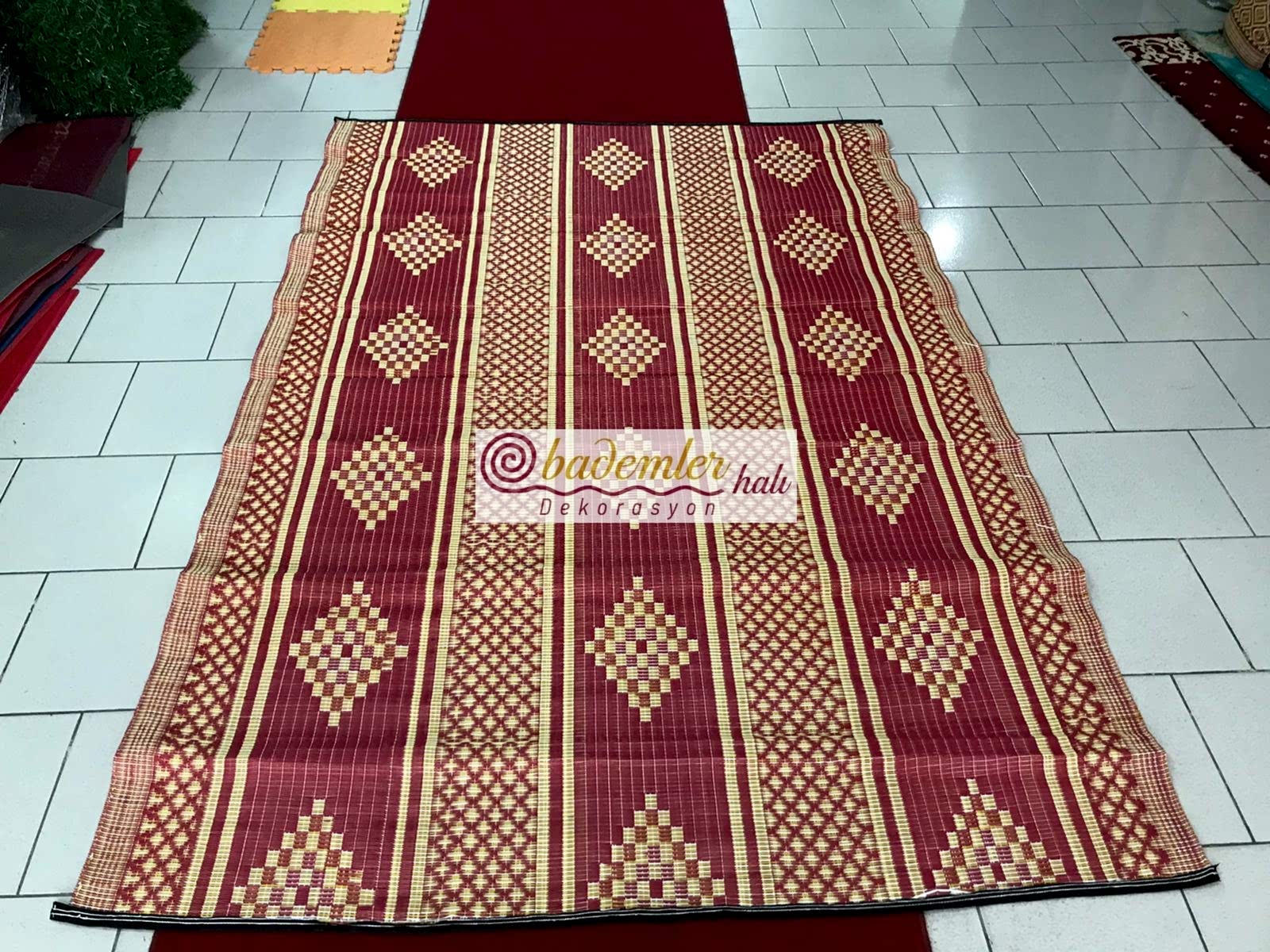 Kırmızı Renk Piknik hasırı plastik hasır 180x270 ebat istoç istanbul toptan hasır piknik için